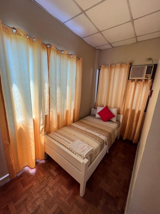 Golden Belle Apartelle And Suites Davao City Esterno foto