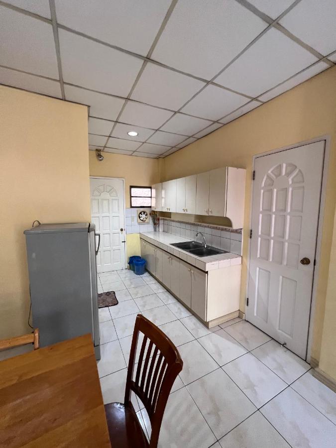 Golden Belle Apartelle And Suites Davao City Esterno foto