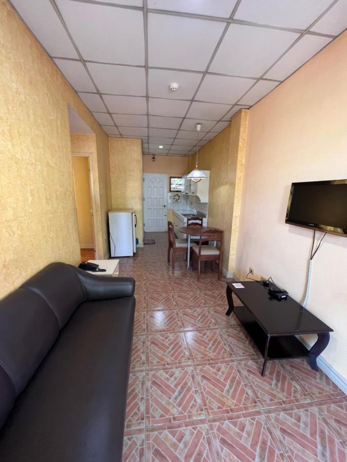 Golden Belle Apartelle And Suites Davao City Esterno foto