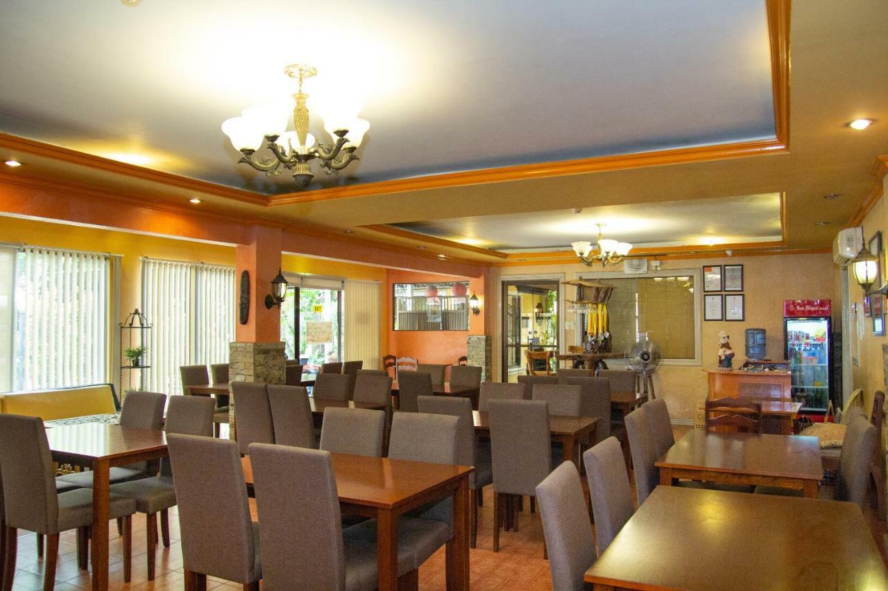 Golden Belle Apartelle And Suites Davao City Esterno foto