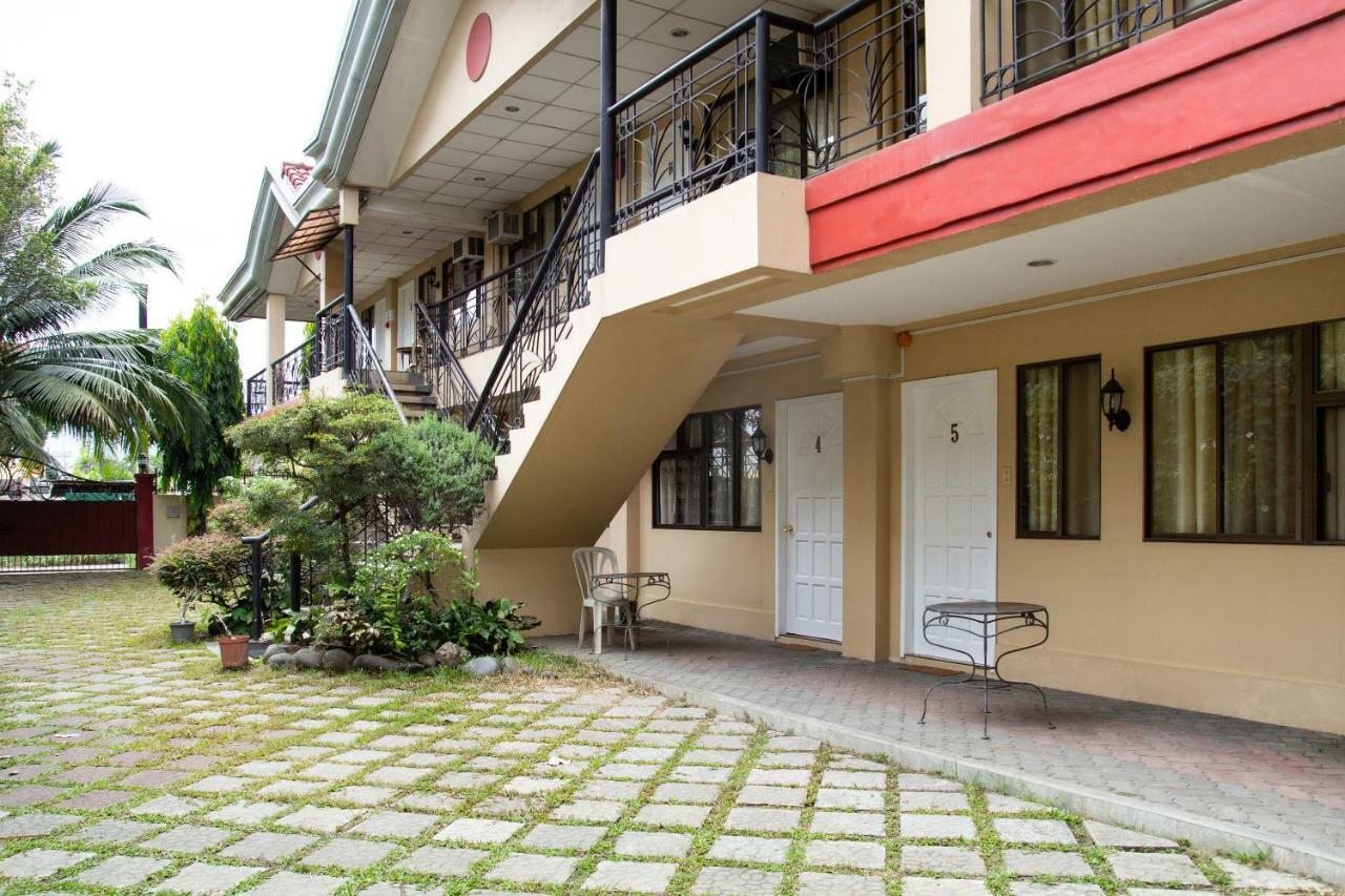 Golden Belle Apartelle And Suites Davao City Esterno foto