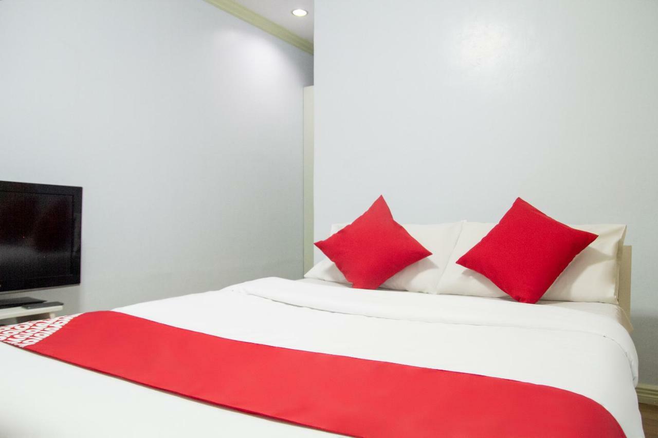 Golden Belle Apartelle And Suites Davao City Esterno foto