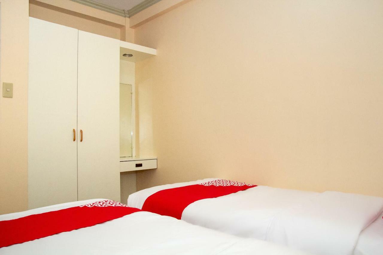 Golden Belle Apartelle And Suites Davao City Esterno foto