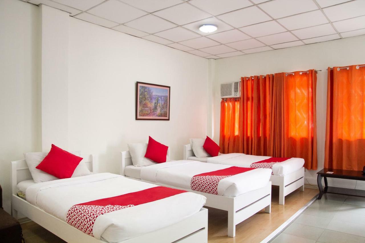 Golden Belle Apartelle And Suites Davao City Esterno foto