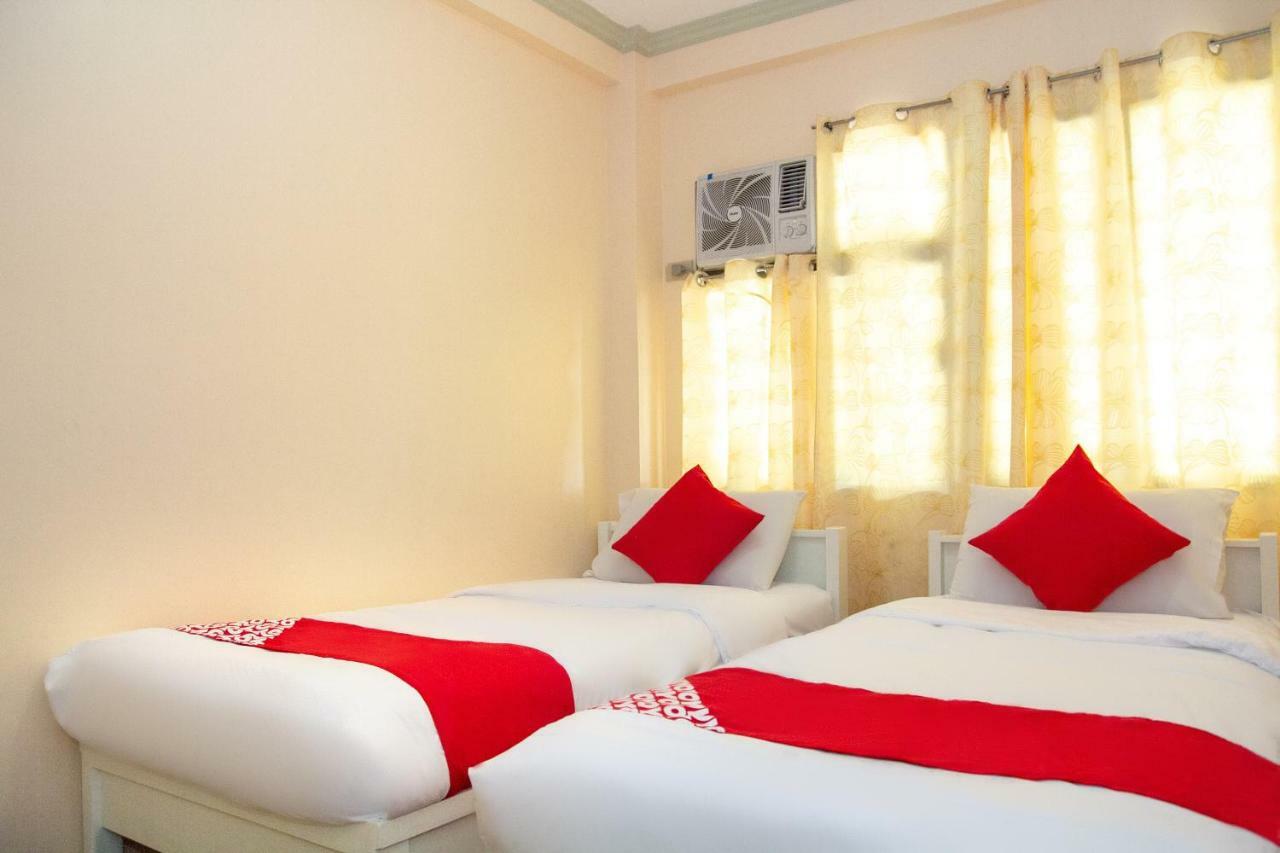 Golden Belle Apartelle And Suites Davao City Esterno foto