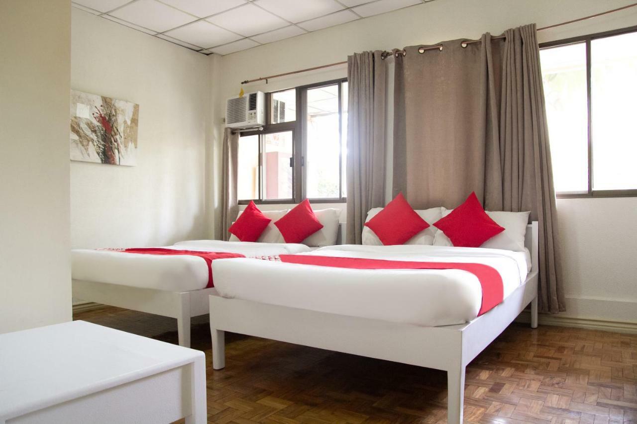 Golden Belle Apartelle And Suites Davao City Esterno foto