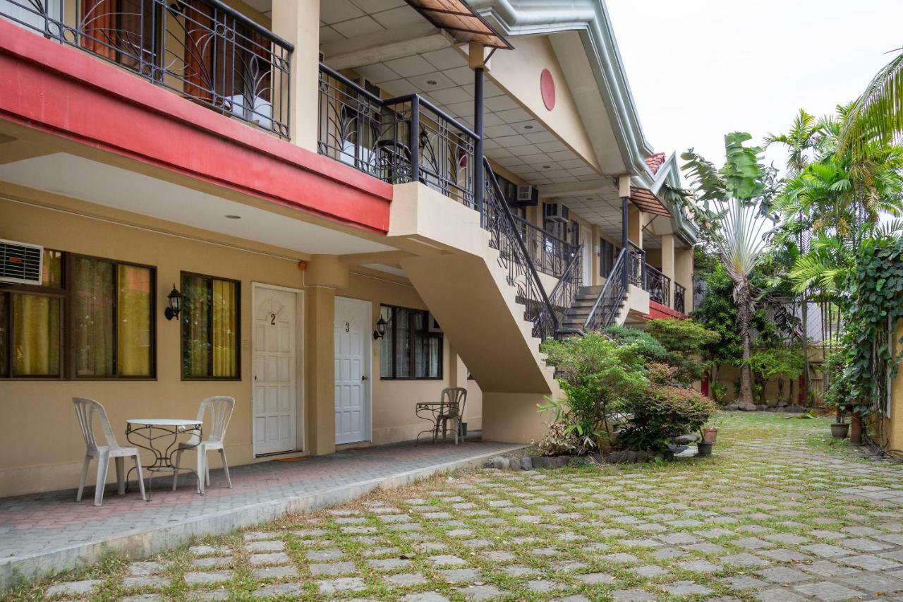 Golden Belle Apartelle And Suites Davao City Esterno foto